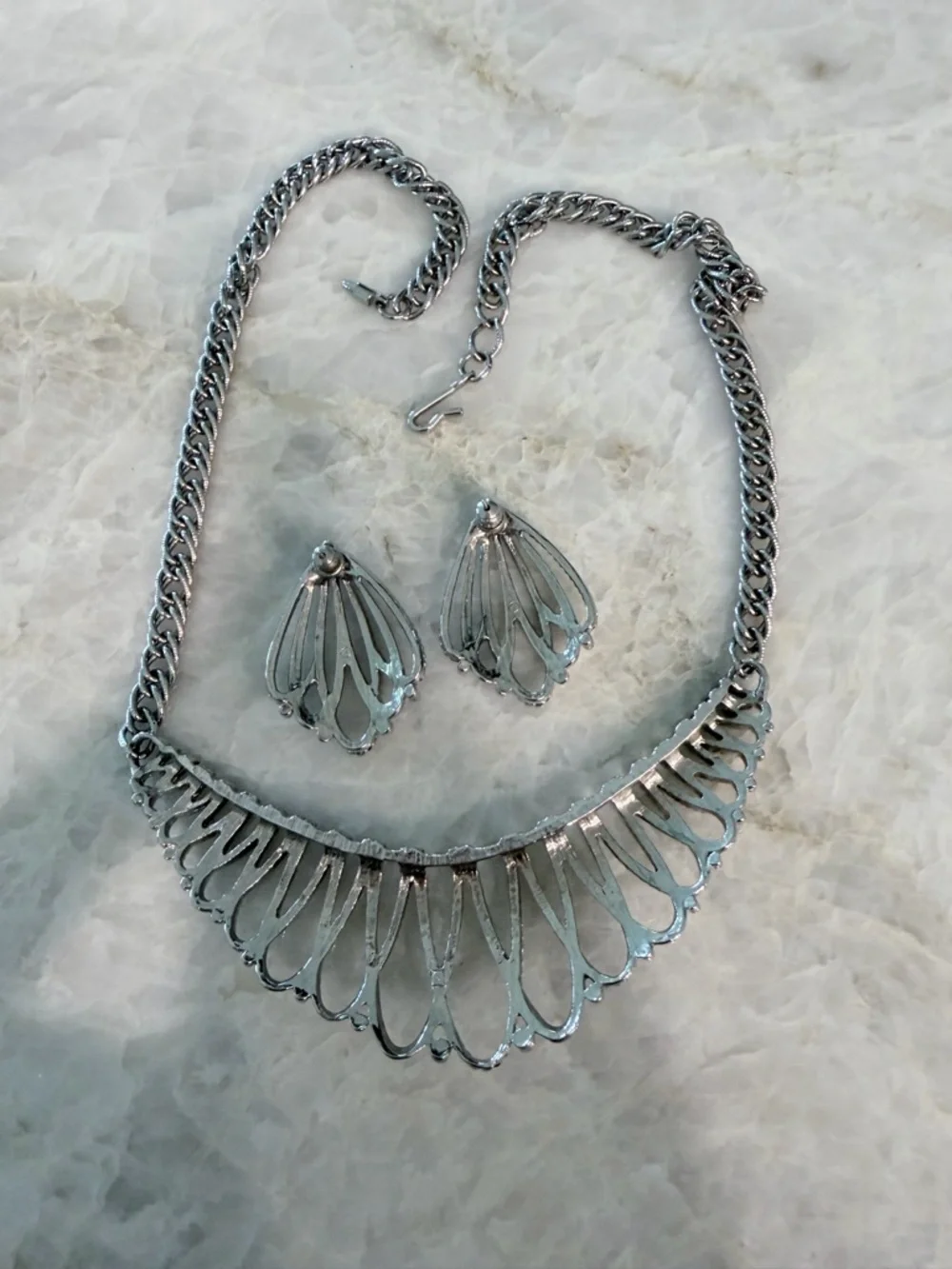 N/A choker style